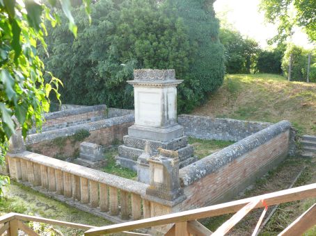 View larger image View larger image