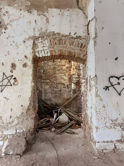 View larger image View larger image