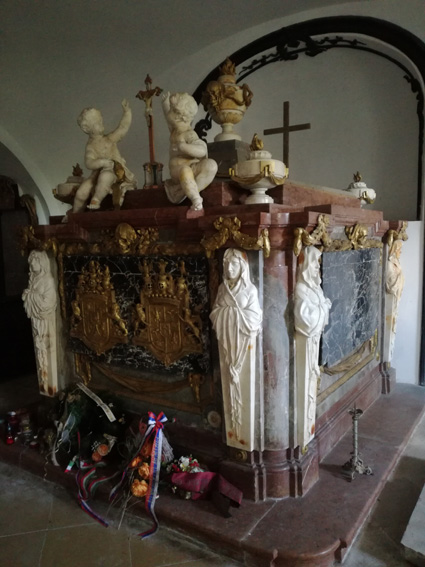 View larger image View larger image