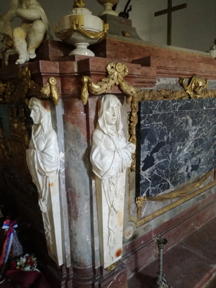 View larger image View larger image