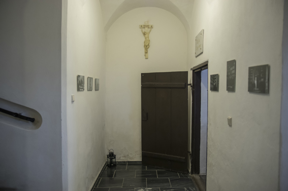 View larger image View larger image